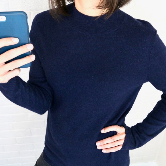 Banana Republic With Fine Italian Yarn 